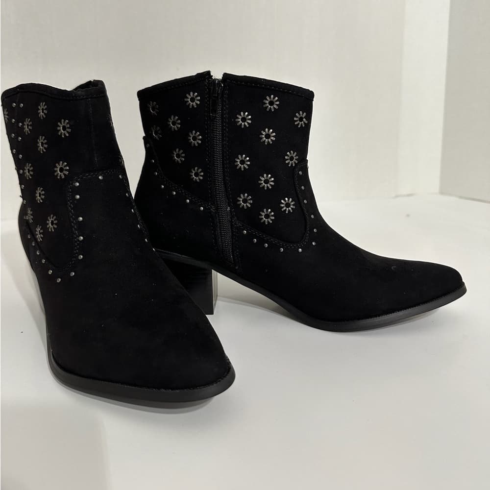 NIB JustFab “Rebel” Black Western Booties with Studded Floral Design Size 8.5 - Thumbnail 8
