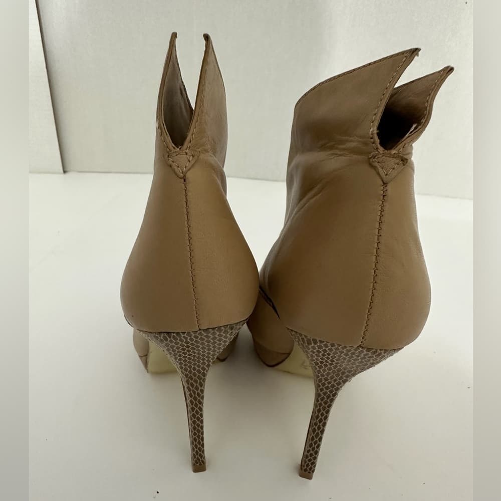 Charles by Charles David Tan Asymmetric Ankle Booties Snake Heel Y2K Size 7.5 - Thumbnail 4