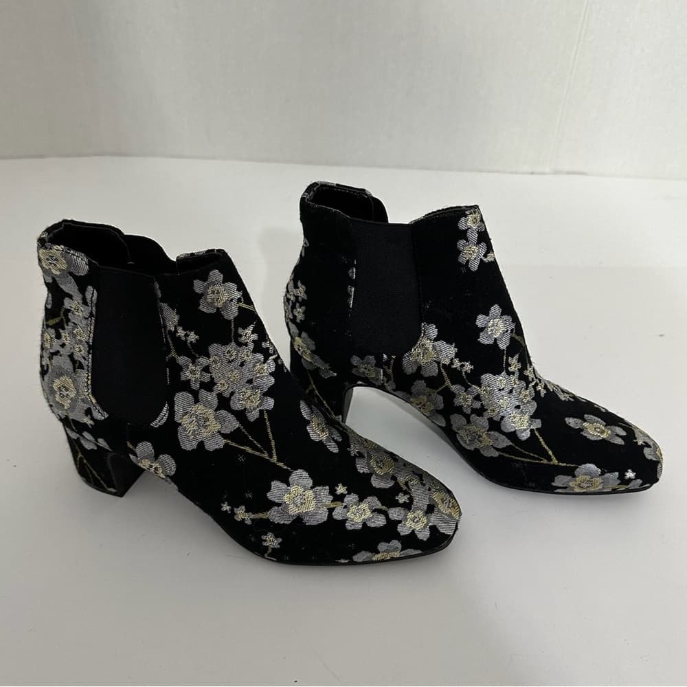 Anne Klein Gorgia Chelsea Floral Brocade Ankle Boots Black Booties Size 6M - Thumbnail 3