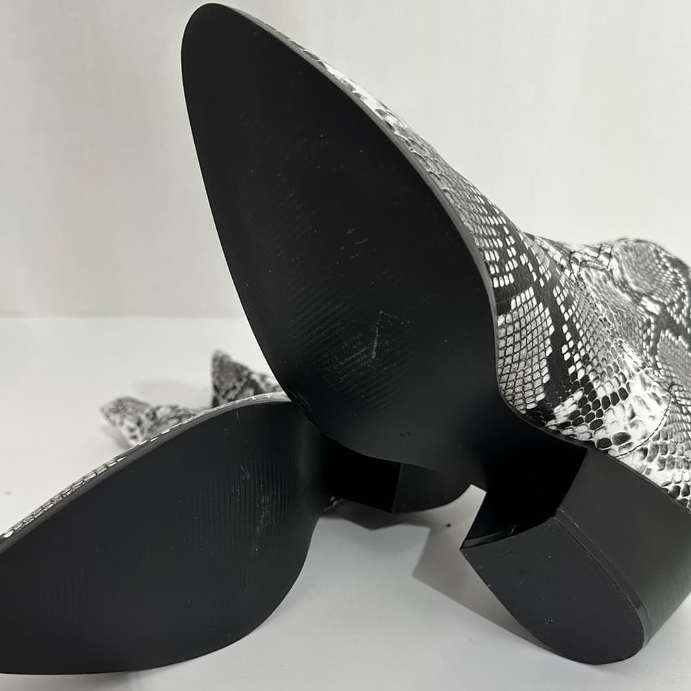 YOKI Snakeskin Western Pointed Toe Ankle Boots Faux Leather Zip Booties Size 10 - Thumbnail 8