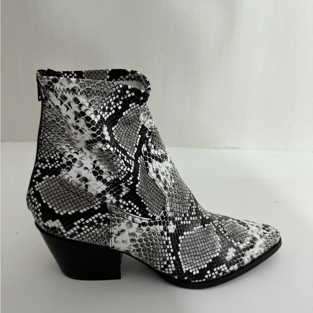 YOKI Snakeskin Western Pointed Toe Ankle Boots Faux Leather Zip Booties Size 10 - Thumbnail 5