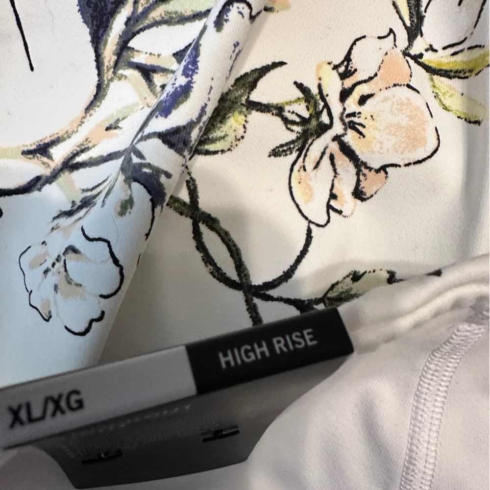 NWT Victoria’s Secret Sport White Floral Knockout Tights Leggings X-Large XL - Thumbnail 8