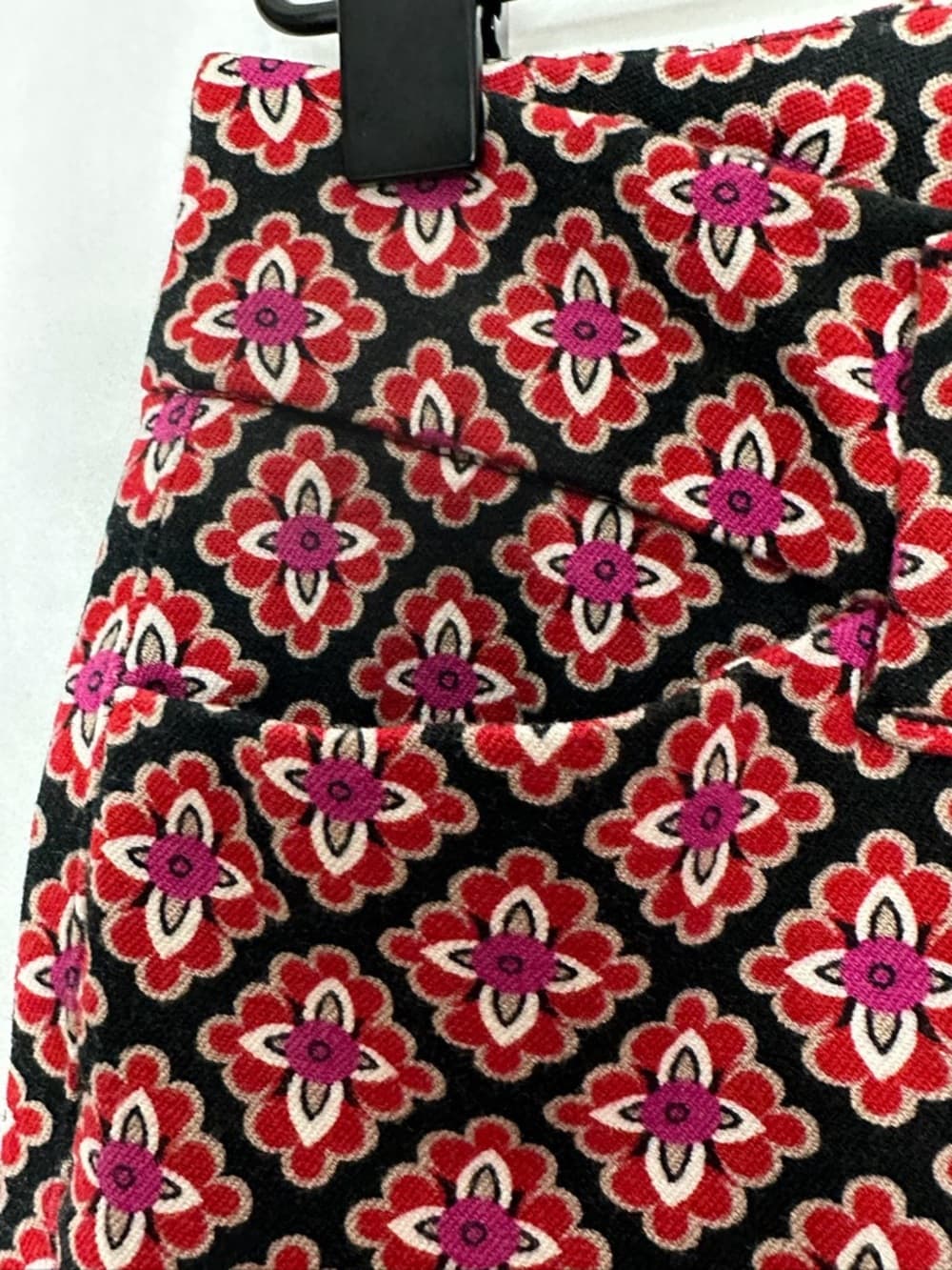 Old Navy Pixie Pants Red Diamond Print Pattern Size 2 Boho Artsy - Thumbnail 3