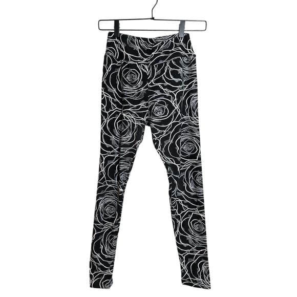 LuLaRoe Leggings Black White Rose Floral Print Stretchy Soft Size OS Cottagecore - Thumbnail 8