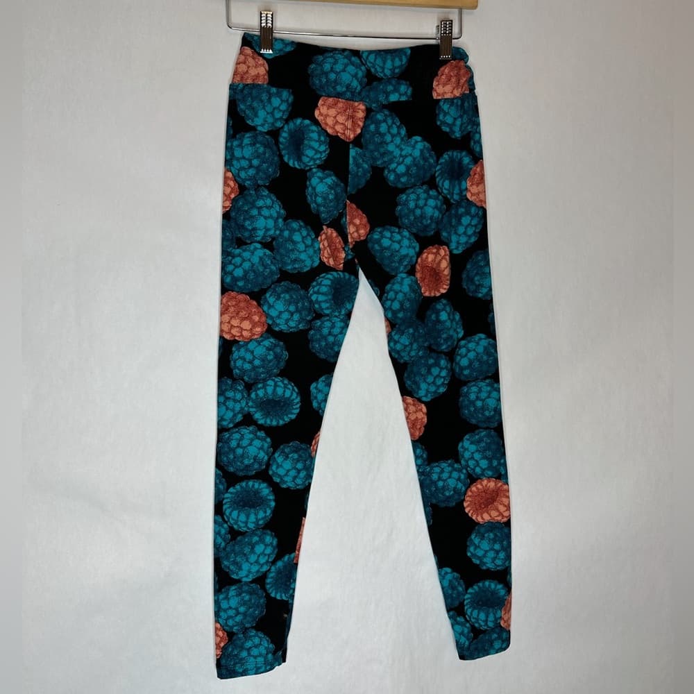 NWT LuLaRoe OS Black Leggings Raspberry Blue Fruit Print One Size Summer Lounge - Thumbnail 7