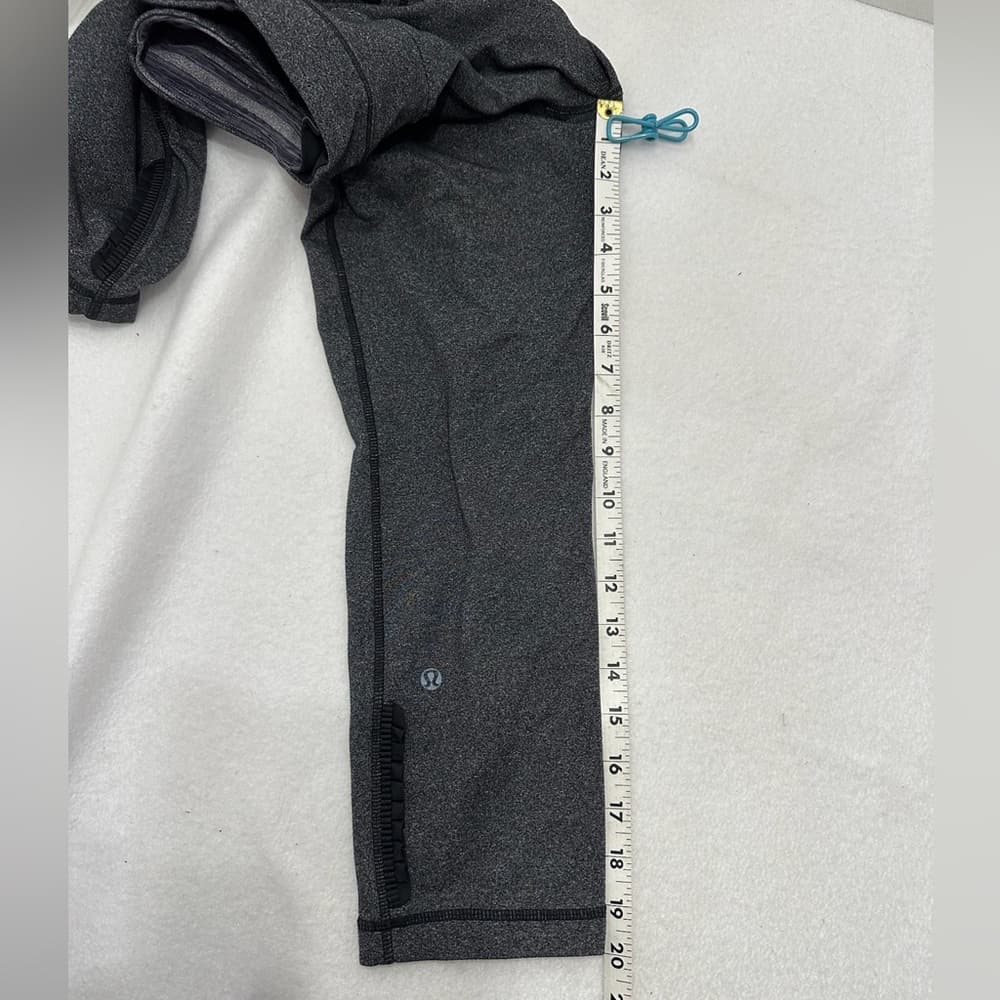 Lululemon Priiti Crop Heathered Black with Black Stripes Galore Womens Size 8 - Thumbnail 10