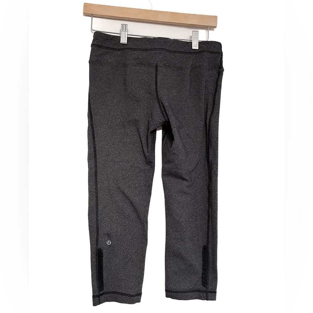 Lululemon Priiti Crop Heathered Black with Black Stripes Galore Womens Size 8 - Thumbnail 6