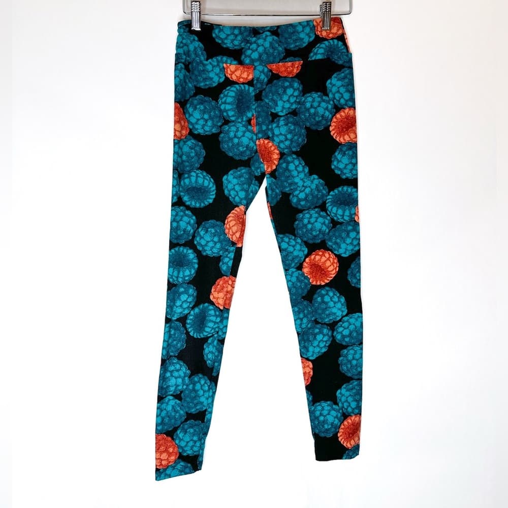 NWT LuLaRoe OS Black Leggings Raspberry Blue Fruit Print One Size Summer Lounge - Thumbnail 3