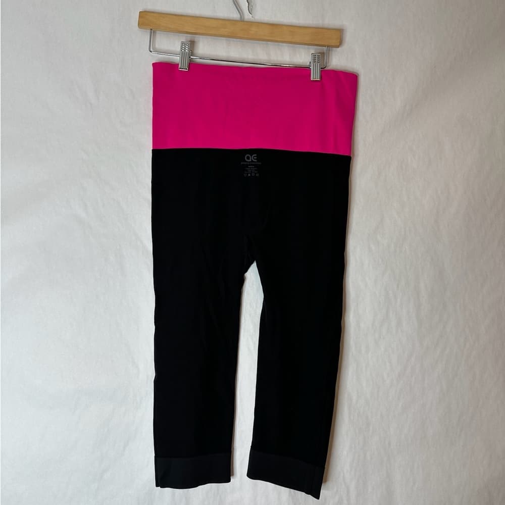 Athletic Essentials Black & Hot Pink Capri Leggings Size Medium Yoga Athleisure - Thumbnail 5
