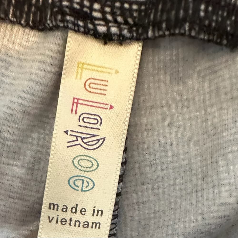 NWT LuLaRoe Gray Geometric Mosaic Print Leggings OS Buttery Soft Artsy Minimal - Thumbnail 2