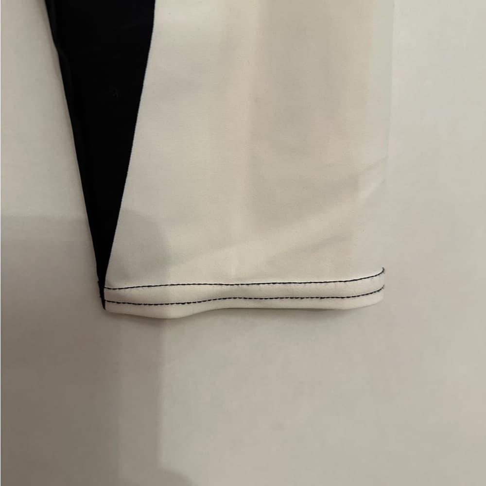 Black White Diagonal Color block Cropped Leggings Size M High Waist Yoga Gym - Thumbnail 4