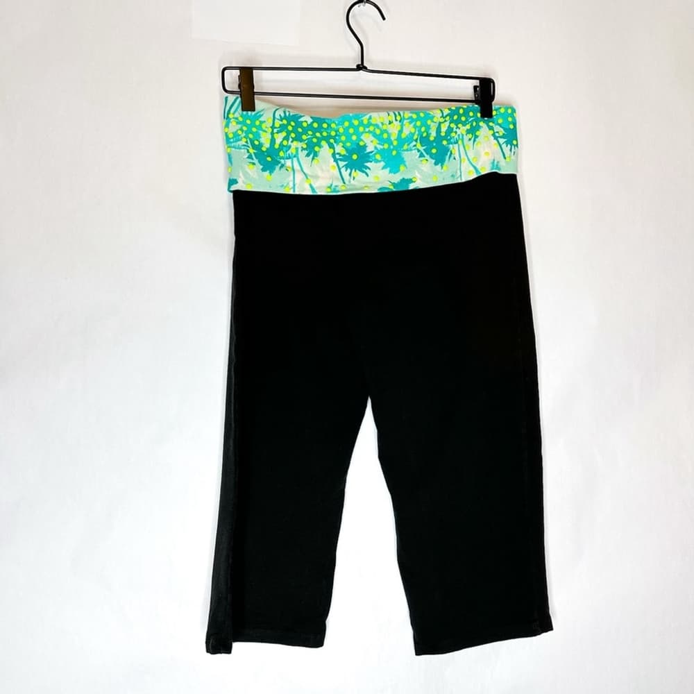 PINK Victoria's Secret Tropical Print Palm Tree Black Yoga Capri Leggings Large - Thumbnail 4