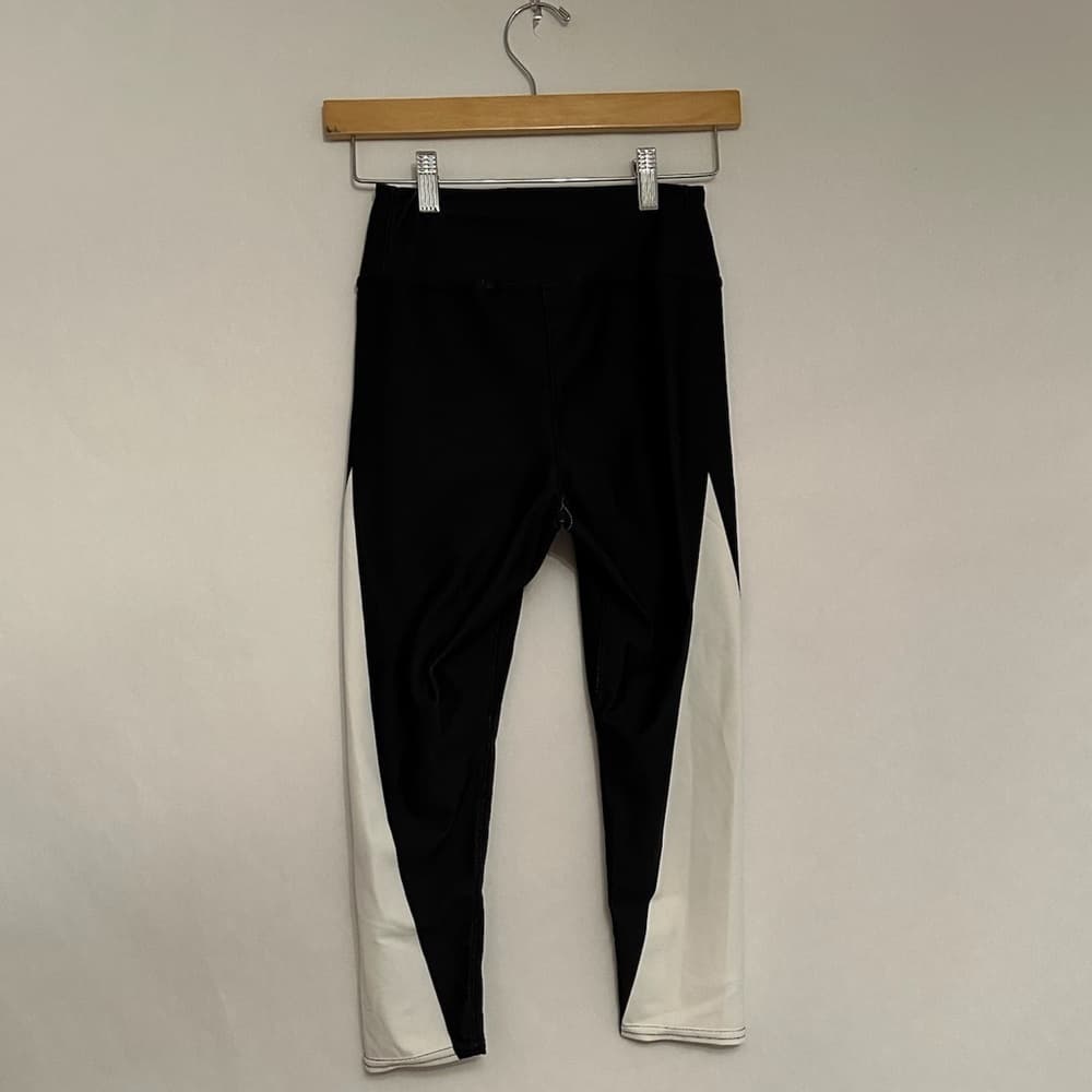 Black White Diagonal Color block Cropped Leggings Size M High Waist Yoga Gym - Thumbnail 5
