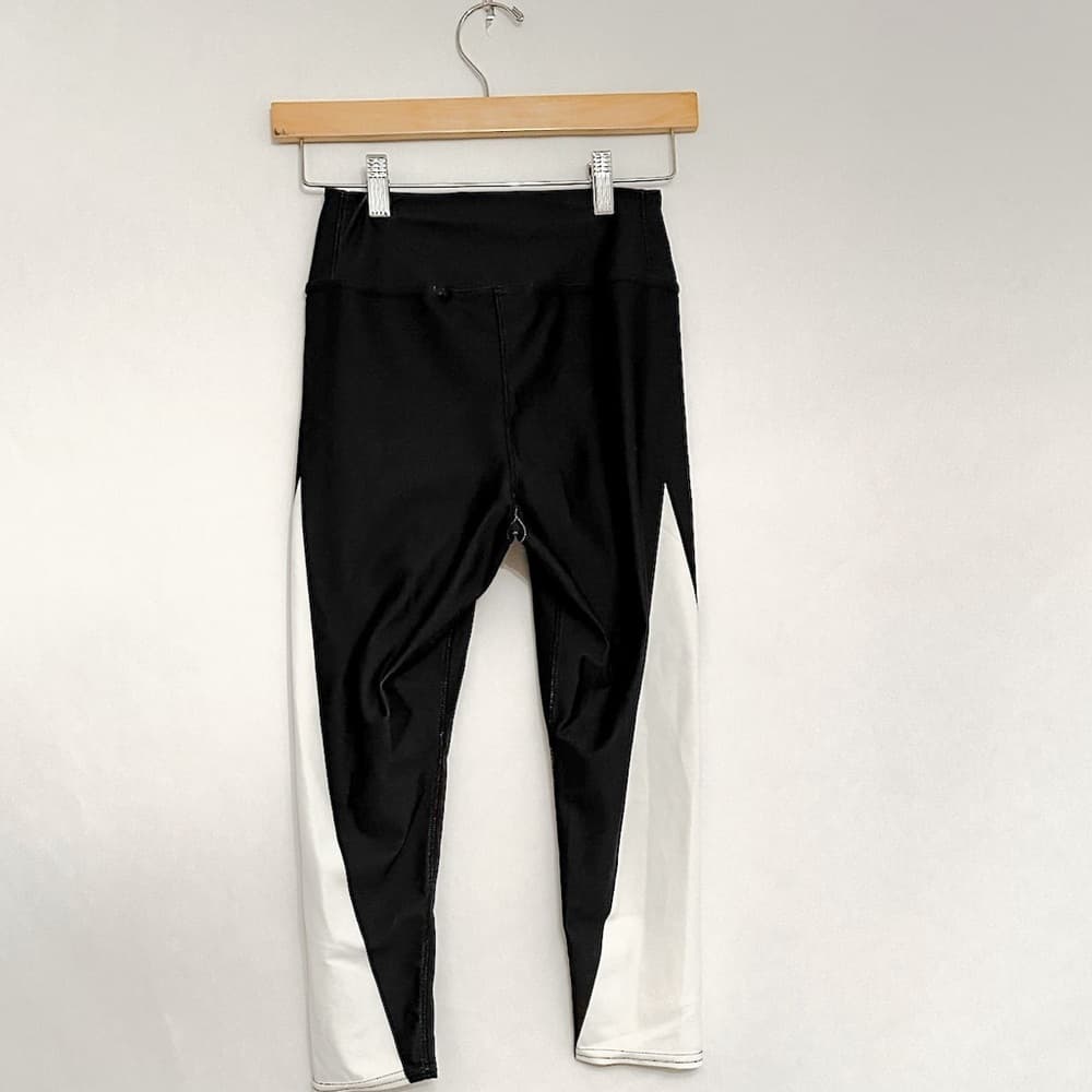 Black White Diagonal Color block Cropped Leggings Size M High Waist Yoga Gym - Thumbnail 2