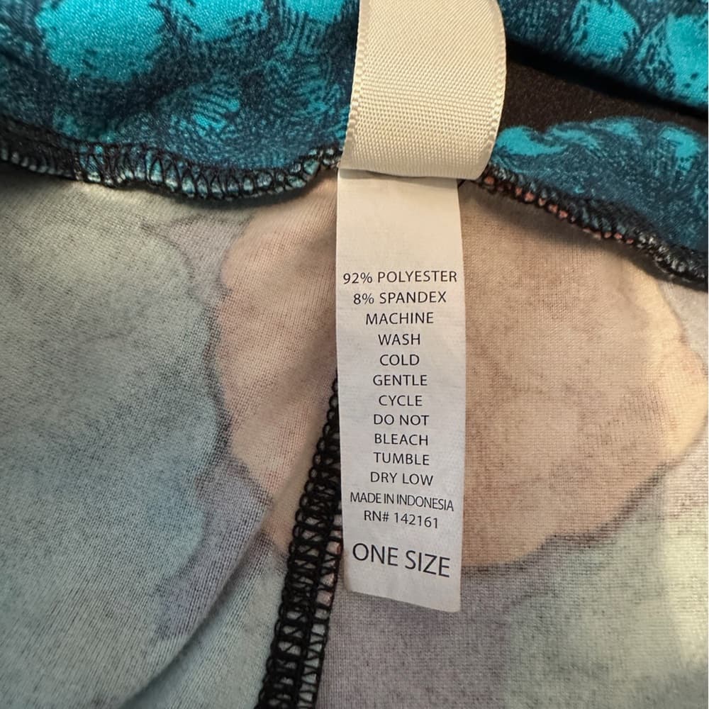 NWT LuLaRoe OS Black Leggings Raspberry Blue Fruit Print One Size Summer Lounge - Thumbnail 8