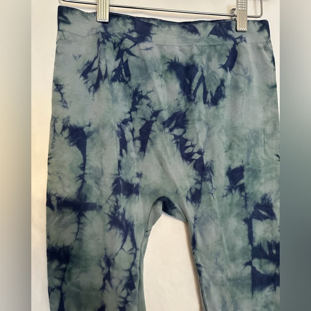 Blue Star Clothing Company Blue Tie-Dye Thin Leggings Size Medium - Thumbnail 4