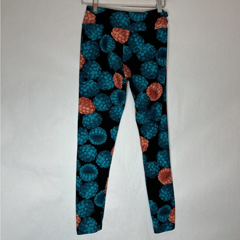 NWT LuLaRoe OS Black Leggings Raspberry Blue Fruit Print One Size Summer Lounge