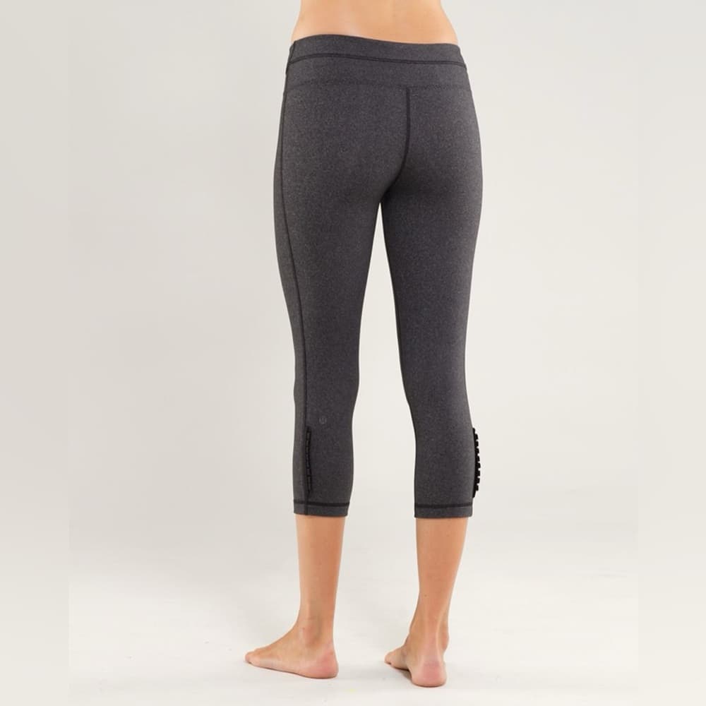 Lululemon Priiti Crop Heathered Black with Black Stripes Galore Womens Size 8 - Thumbnail 3
