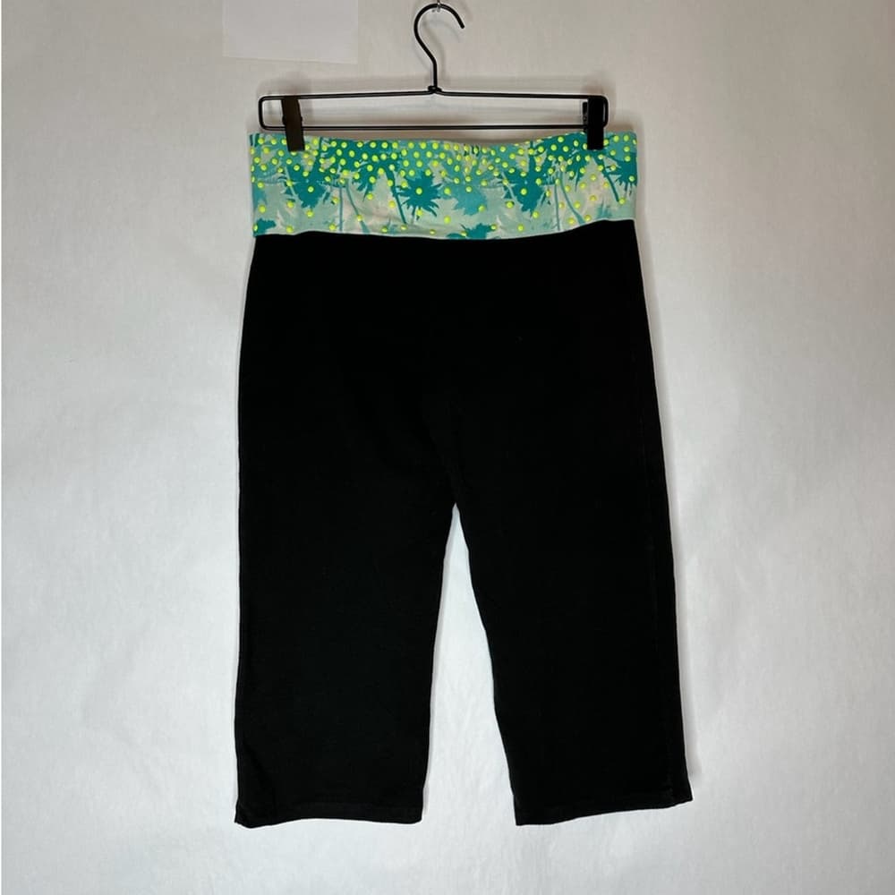 PINK Victoria's Secret Tropical Print Palm Tree Black Yoga Capri Leggings Large - Thumbnail 7