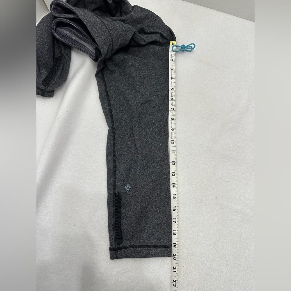 Lululemon Priiti Crop Heathered Black with Black Stripes Galore Womens Size 8 - Thumbnail 8