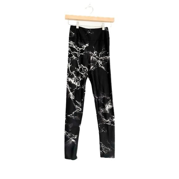 Hot Topic Marble Print Leggings Black Yoga Gym Activewear Size Medium - Thumbnail 11