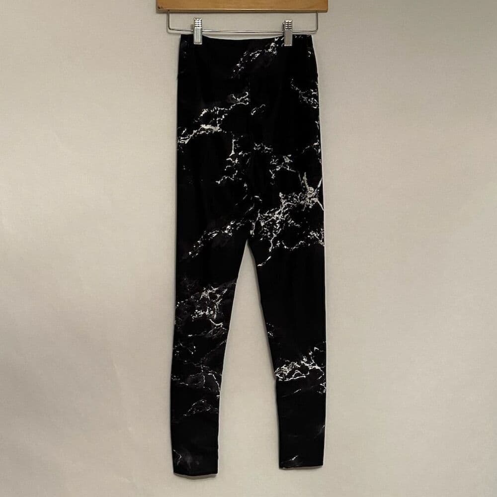 Hot Topic Marble Print Leggings Black Yoga Gym Activewear Size Medium - Thumbnail 5