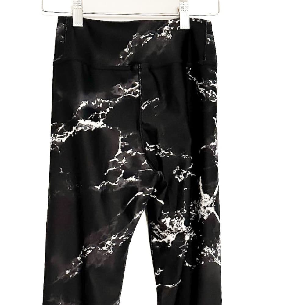 Hot Topic Marble Print Leggings Black Yoga Gym Activewear Size Medium - Thumbnail 3
