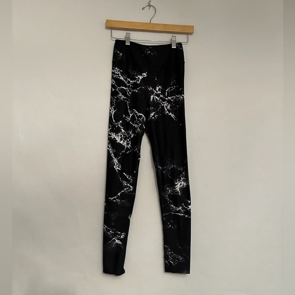 Hot Topic Marble Print Leggings Black Yoga Gym Activewear Size Medium - Thumbnail 4