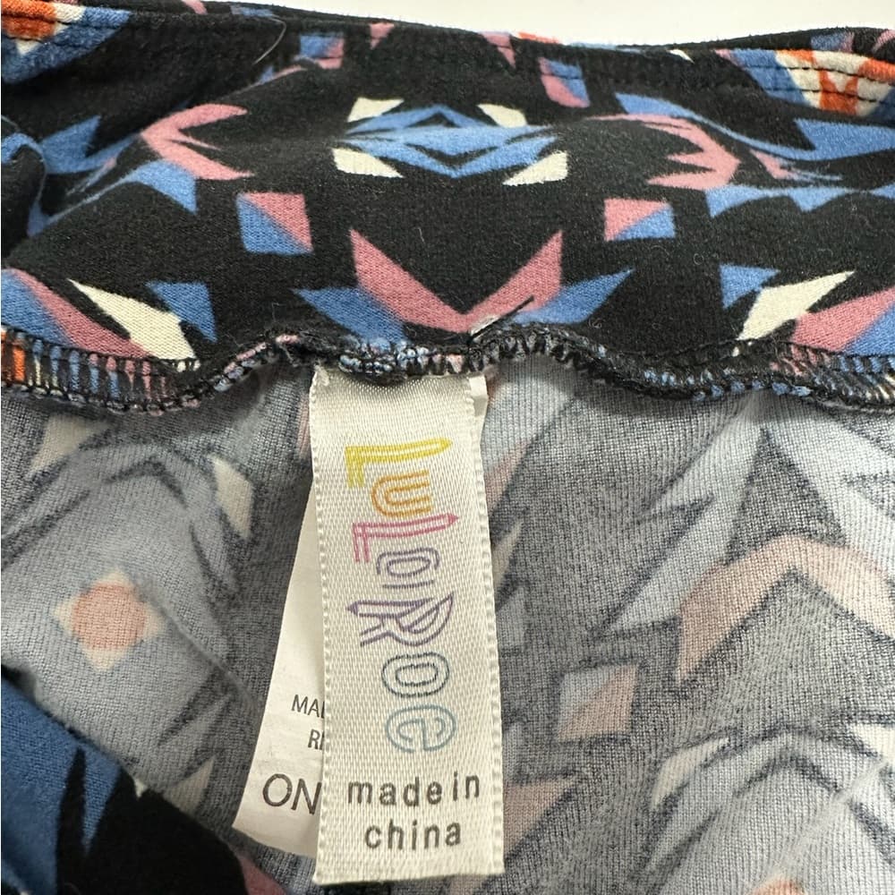 NWOT Lularoe One Size Geometric Print Blue Black Buttery Soft Leggings OS (2-10) - Thumbnail 3