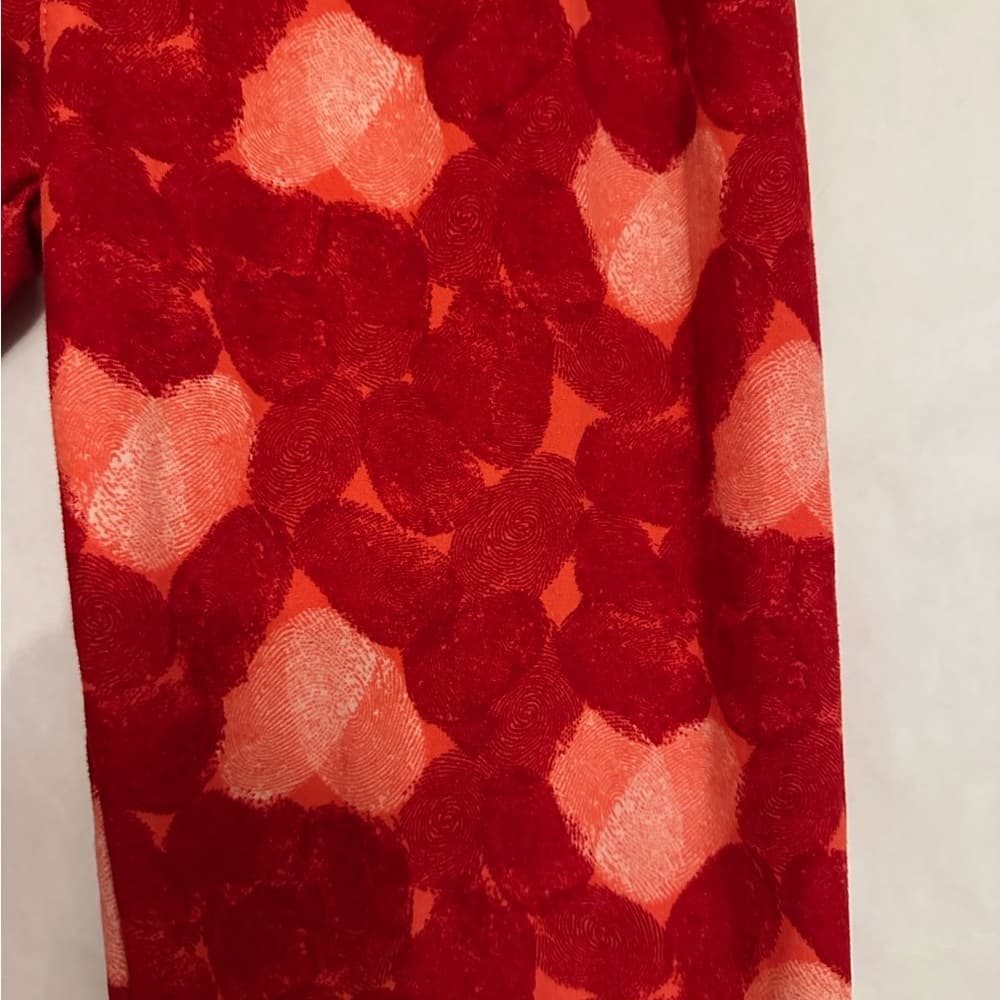 NWT LuLaRoe Red Thumbprint Heart Leggings Valentine’s Day OS Limited Edition - Thumbnail 3