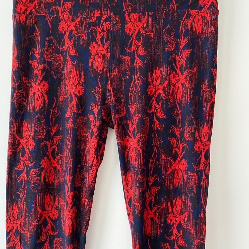 NWT LuLaRoe Red Blue Digital Floral Leggings OS Buttery Soft Stretch Bold Print - Thumbnail 4