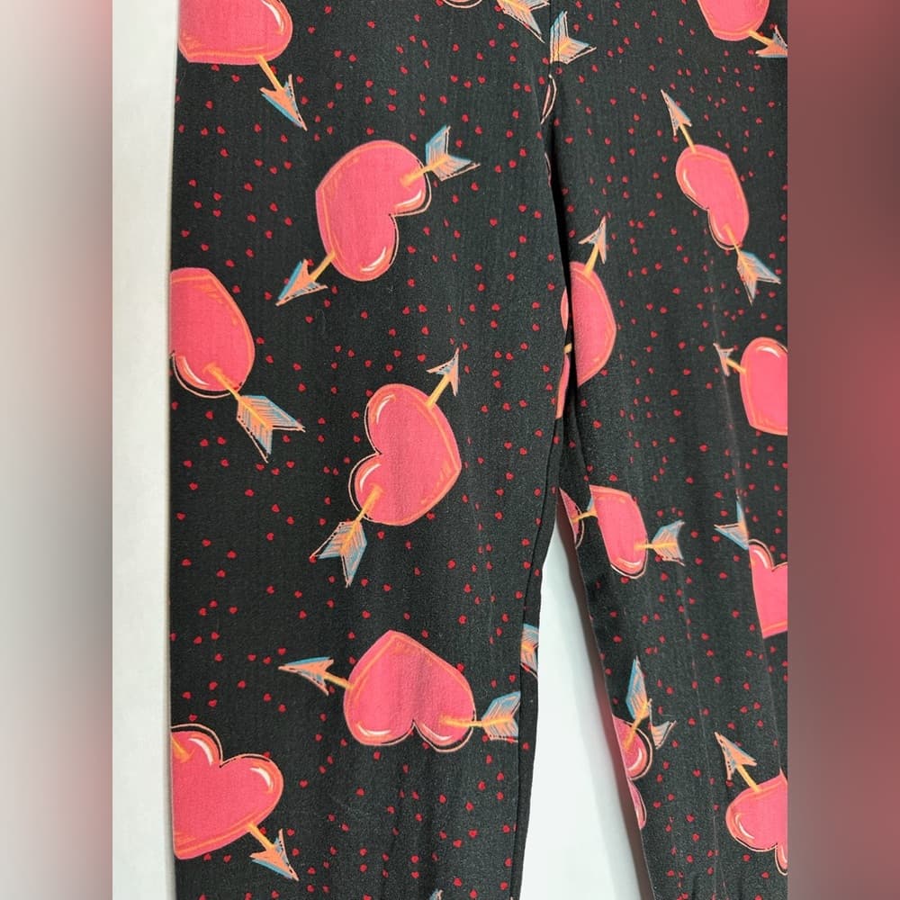 NWT LuLaRoe Leggings Valentine’s Day Cupid Heart Arrow Black Dot OS One Size - Thumbnail 3