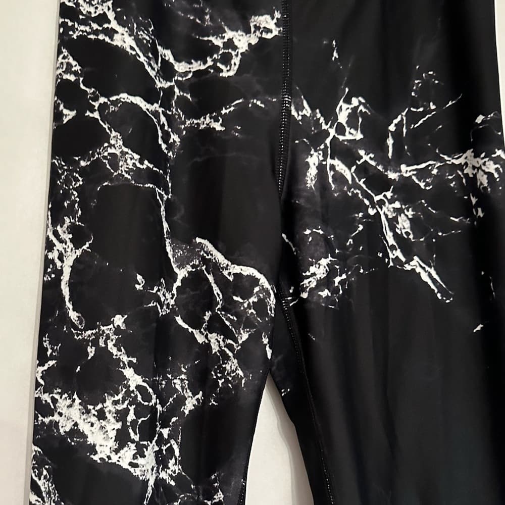 Hot Topic Marble Print Leggings Black Yoga Gym Activewear Size Medium - Thumbnail 6