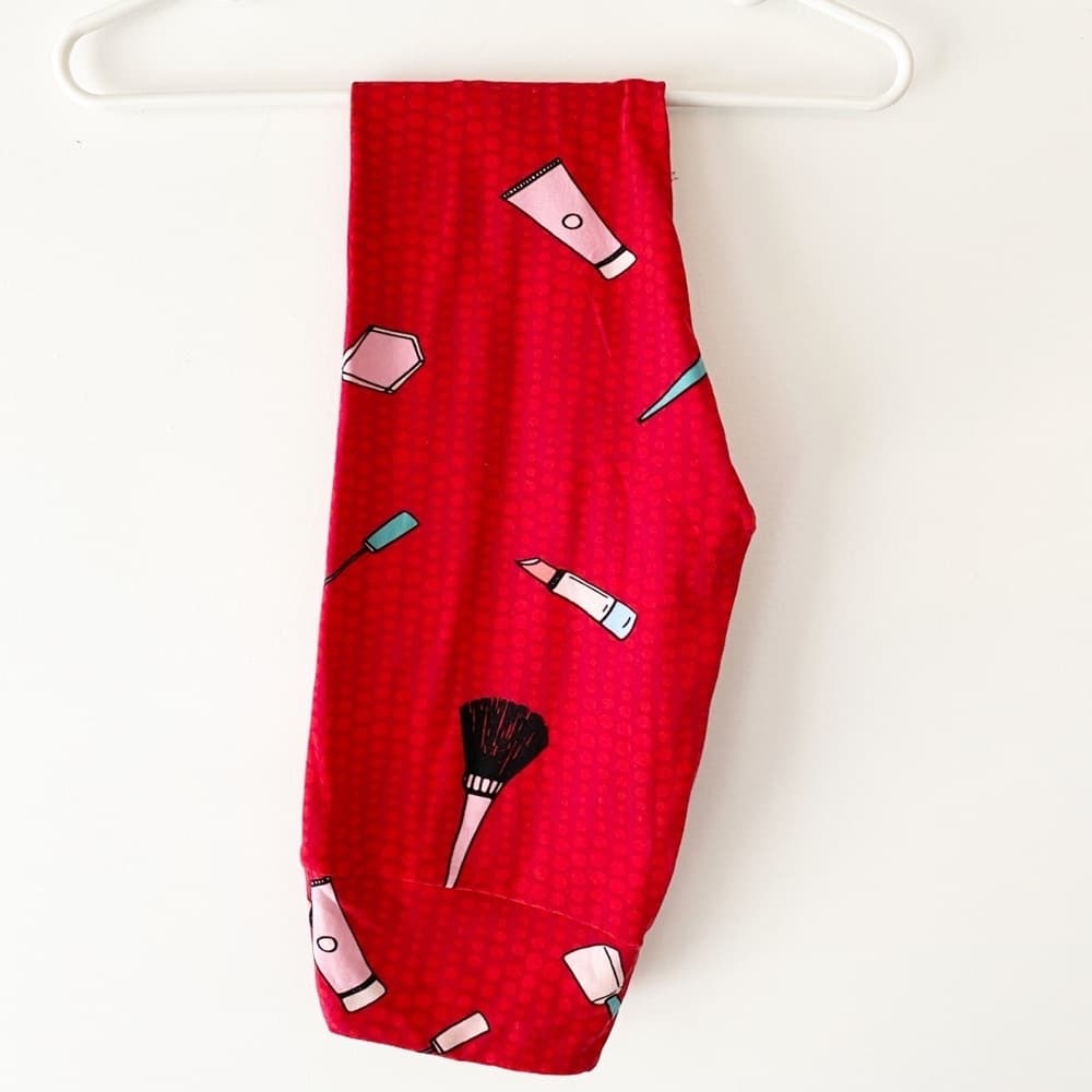 Red Background w Makeup / Cosmetics Graphic Buttery Soft Lularoe Leggings NWOT - Thumbnail 7