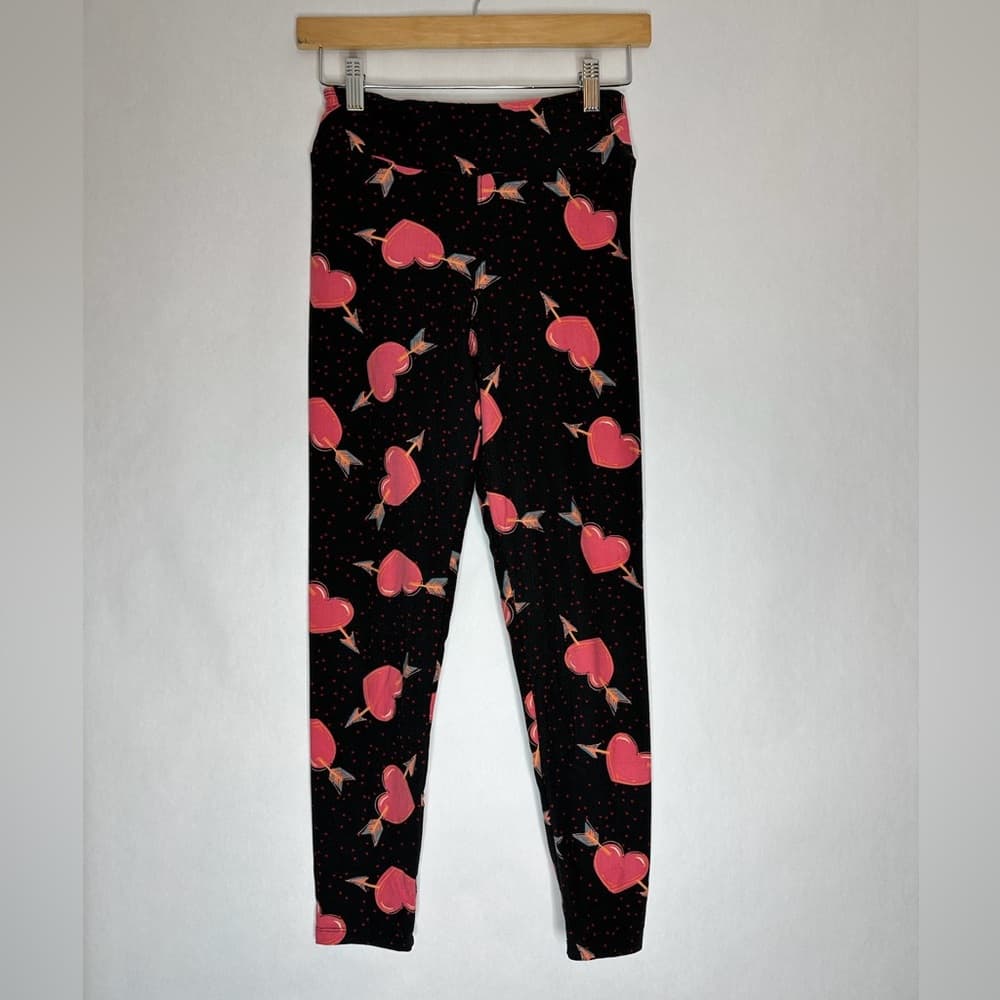 NWT LuLaRoe Leggings Valentine’s Day Cupid Heart Arrow Black Dot OS One Size - Thumbnail 2