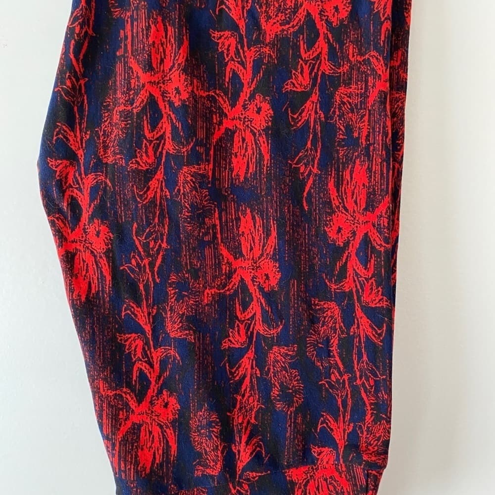NWT LuLaRoe Red Blue Digital Floral Leggings OS Buttery Soft Stretch Bold Print - Thumbnail 2