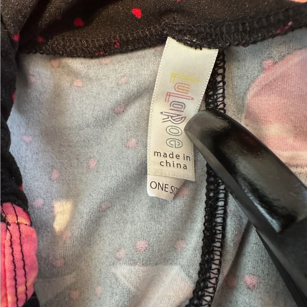 NWT LuLaRoe Leggings Valentine’s Day Cupid Heart Arrow Black Dot OS One Size - Thumbnail 4