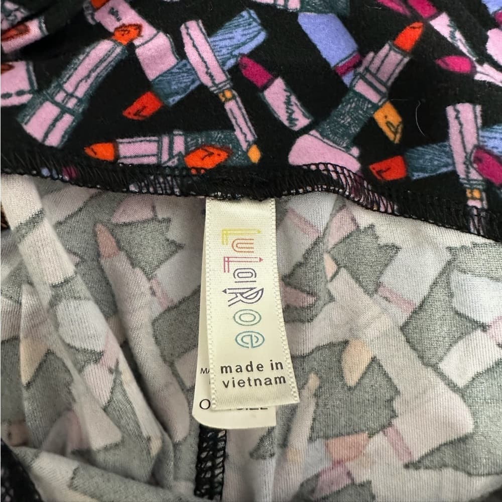 NWT LuLaRoe Lipstick Print Leggings OS One Size Soft Multicolor Makeup Aesthetic - Thumbnail 4