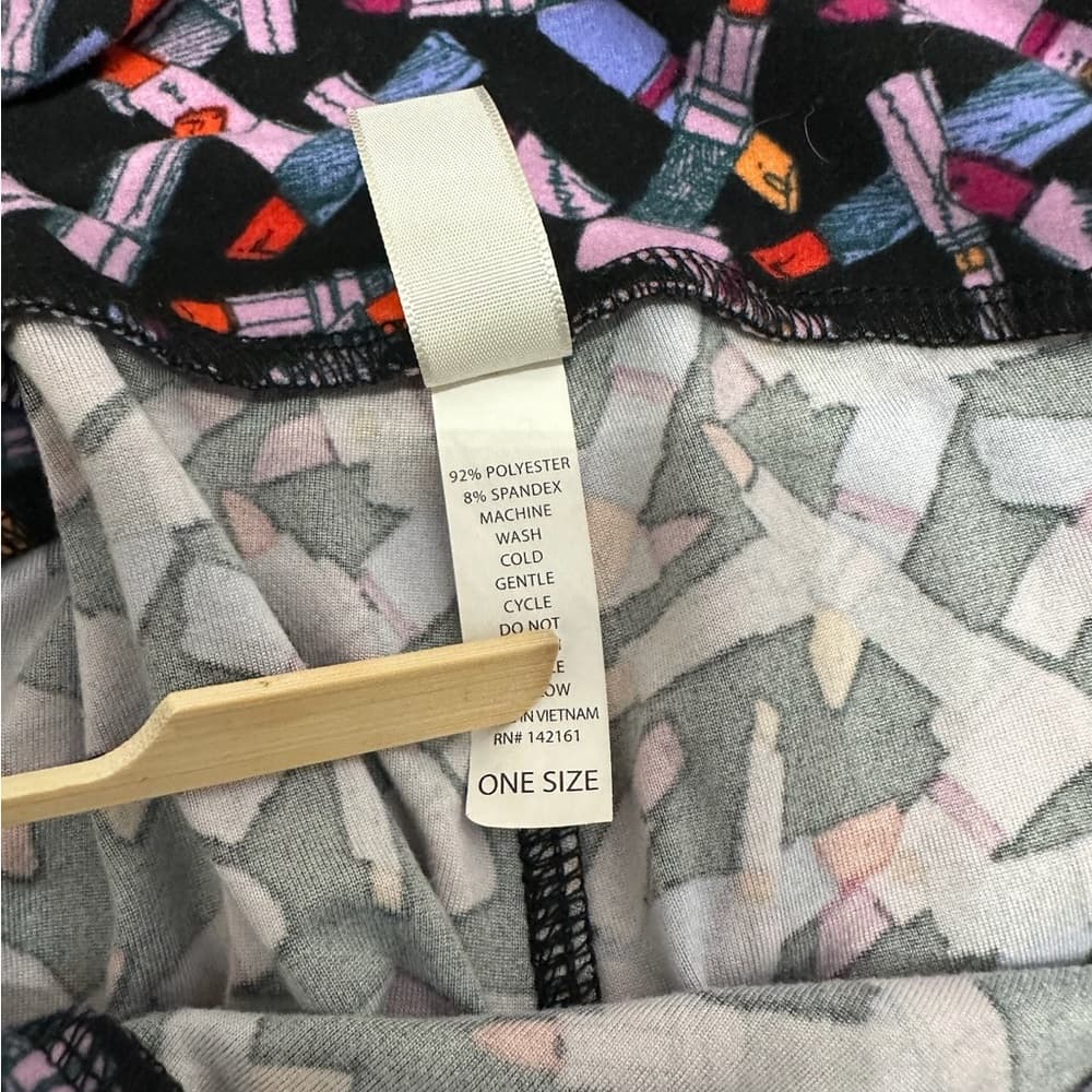 NWT LuLaRoe Lipstick Print Leggings OS One Size Soft Multicolor Makeup Aesthetic - Thumbnail 7