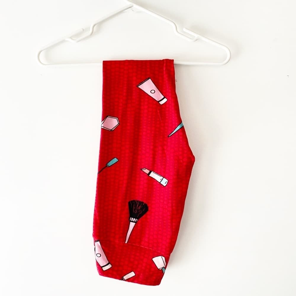 Red Background w Makeup / Cosmetics Graphic Buttery Soft Lularoe Leggings NWOT - Thumbnail 2
