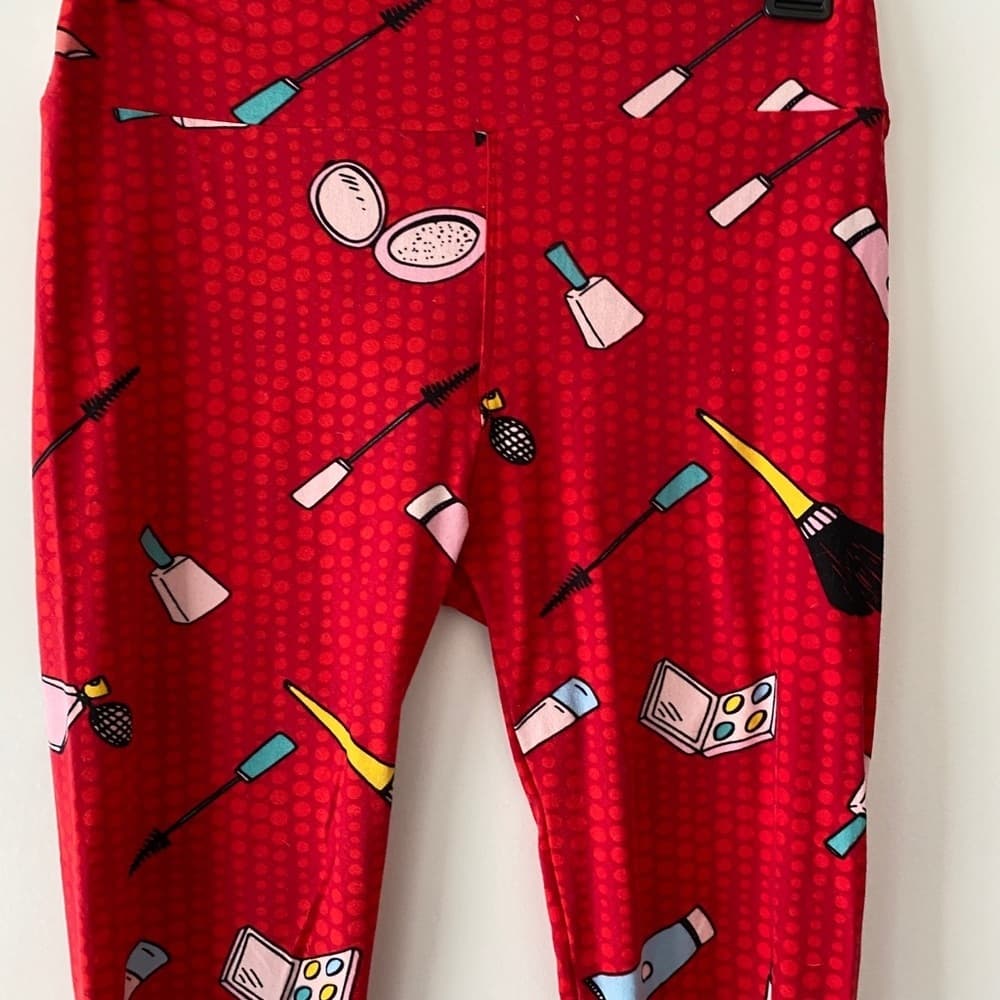 Red Background w Makeup / Cosmetics Graphic Buttery Soft Lularoe Leggings NWOT - Thumbnail 3