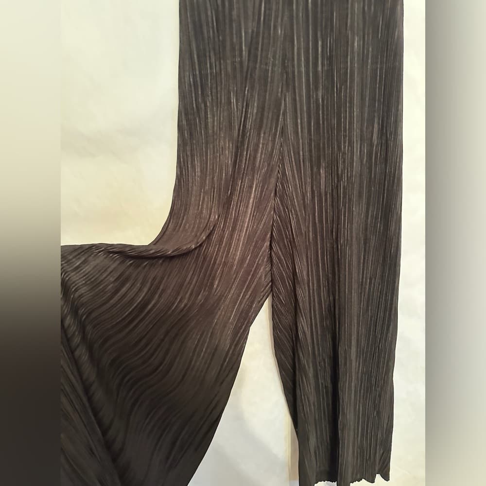 PrettyLittleThing Black Pleated Wide Leg Jumpsuit Size 10 Party Ready - Thumbnail 3
