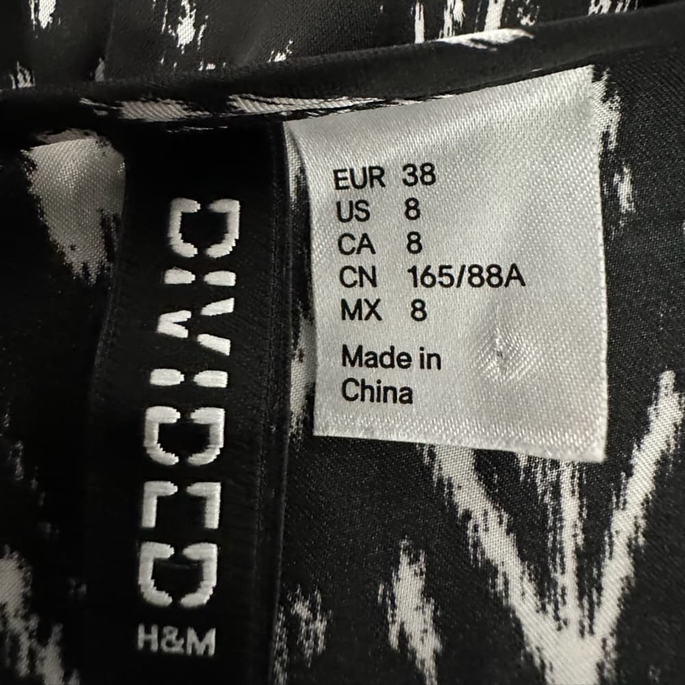 H&M Divided Black & White Ikat Print Jumpsuit Wide Leg Cropped Size 8 - Thumbnail 2