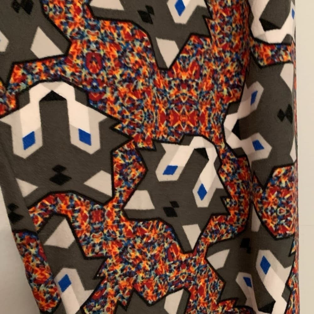 NWT LuLaRoe Leggings Tall & Curvy Pixel Husky Wolf Dog Multicolor UCONN - Thumbnail 7