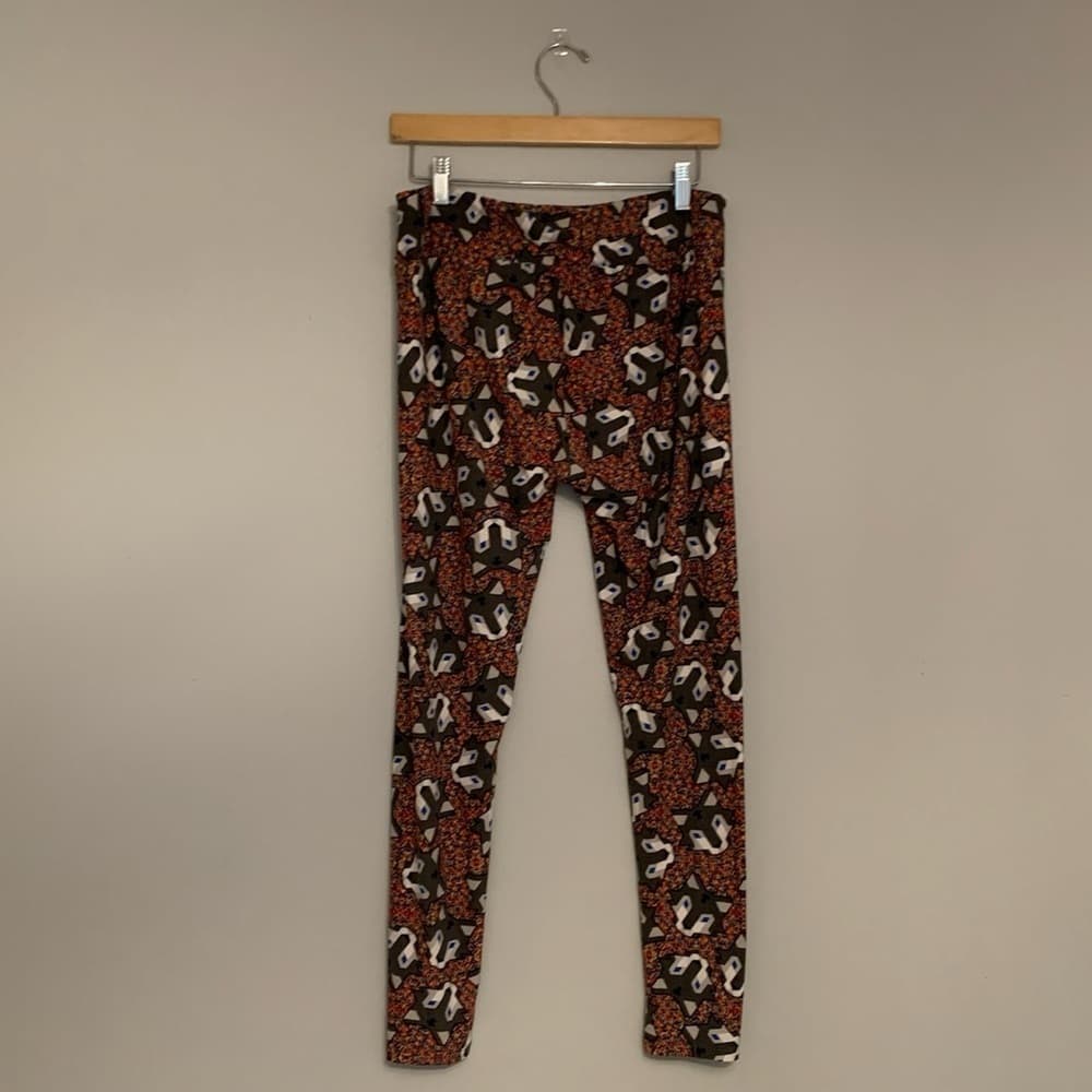 NWT LuLaRoe Leggings Tall & Curvy Pixel Husky Wolf Dog Multicolor UCONN - Thumbnail 5