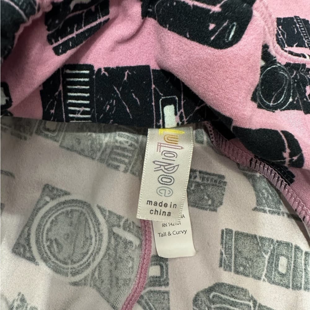 NWT LuLaRoe Pink Camera Print Leggings TC Tall & Curvy Photography Aesthetic - Thumbnail 6