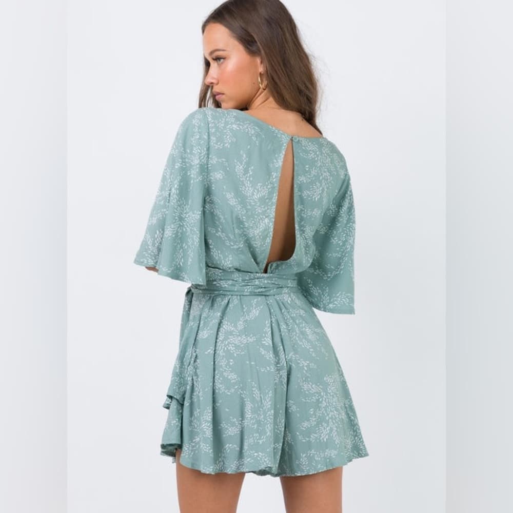 Princess Polly the Louis Romper in Sage Green Leaf Floral Size 6 Cottagecore - Thumbnail 9