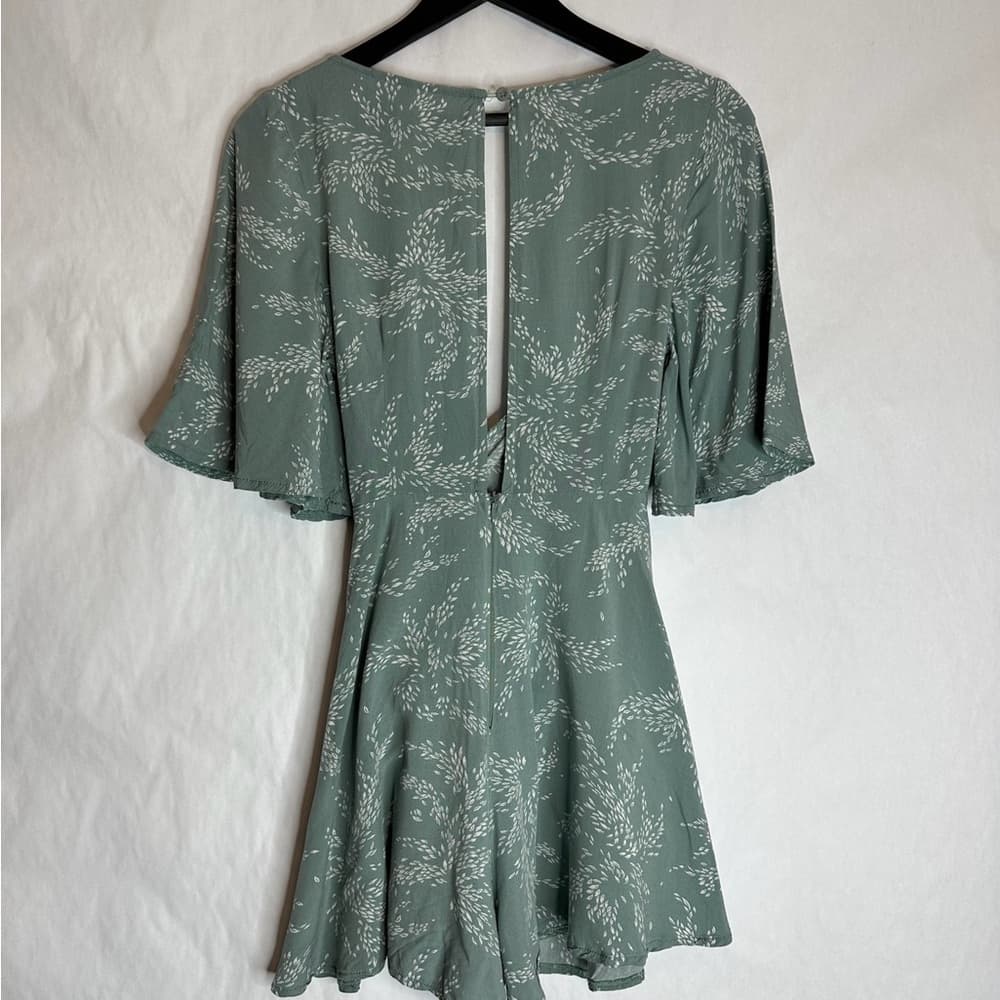 Princess Polly the Louis Romper in Sage Green Leaf Floral Size 6 Cottagecore - Thumbnail 2