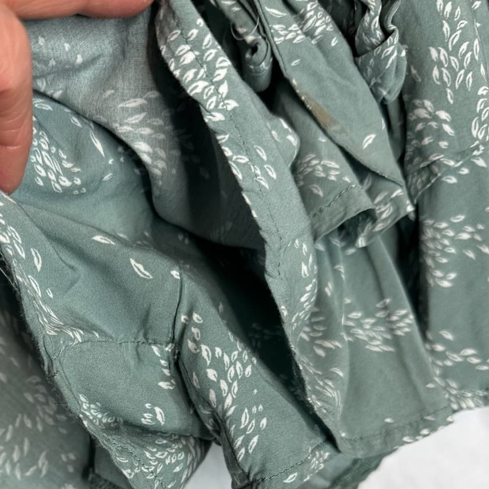 Princess Polly the Louis Romper in Sage Green Leaf Floral Size 6 Cottagecore - Thumbnail 6