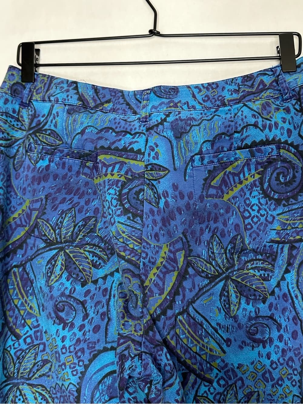 Chico’s Blue Paisley Crop Pants Size 2 (Large) Capri Boho Pants Resortwear - Thumbnail 4